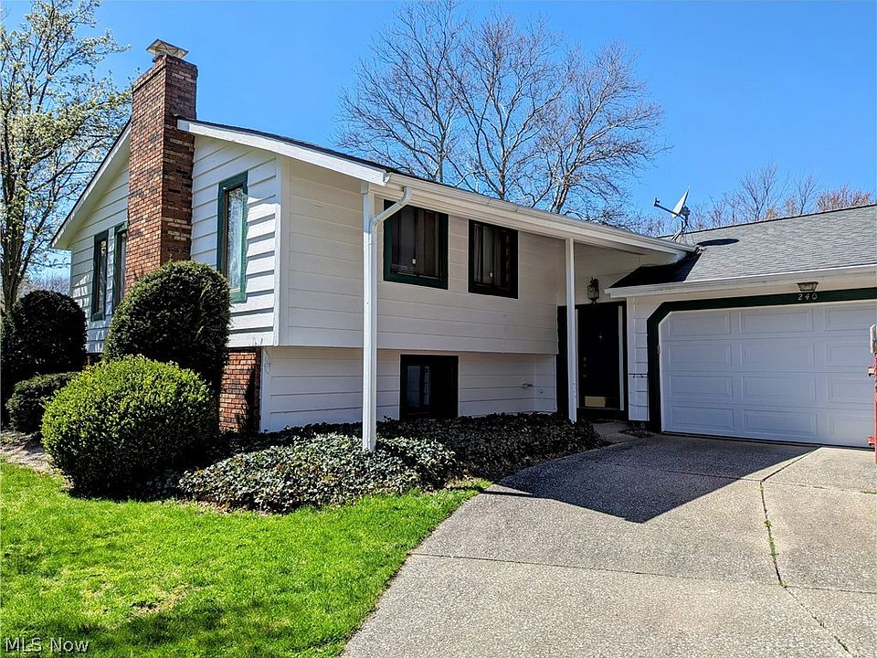 1st image of 240 Copperfield Ct