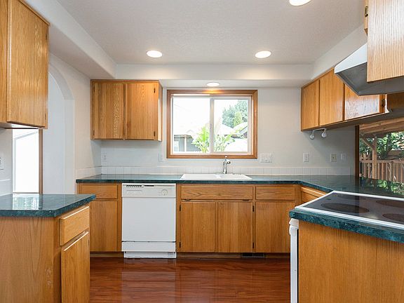4th image of 7249 SE Wrenfield St