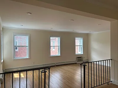 1 bed, 896 sqft, $3,695 — Photo 3