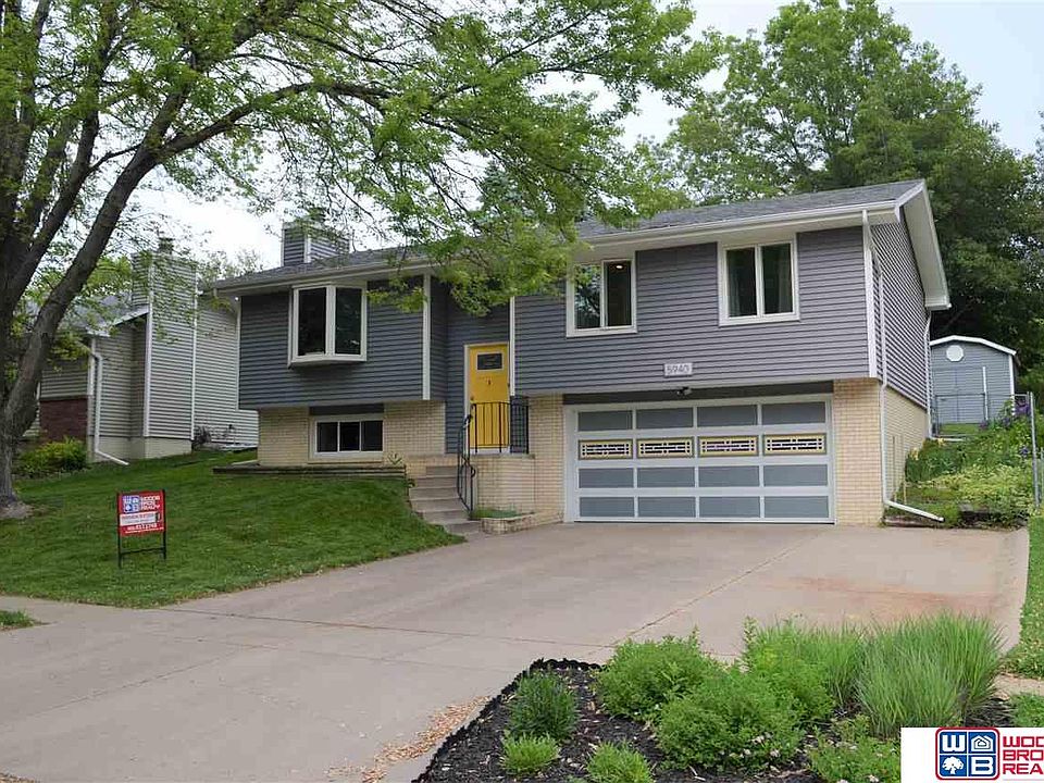 1st image of 5940 Queens Dr