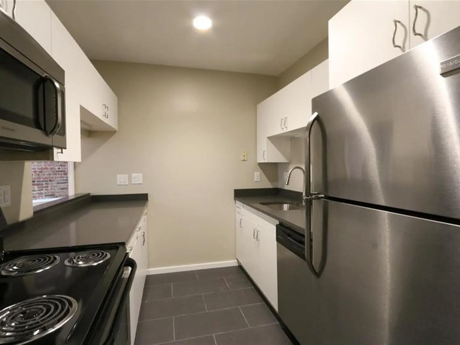 2 bed, 800 sqft, $3,800 — Photo 3