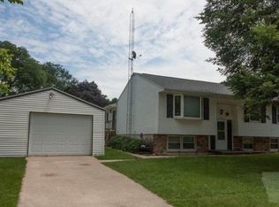 116 7th St SW, Hampton, IA 50441