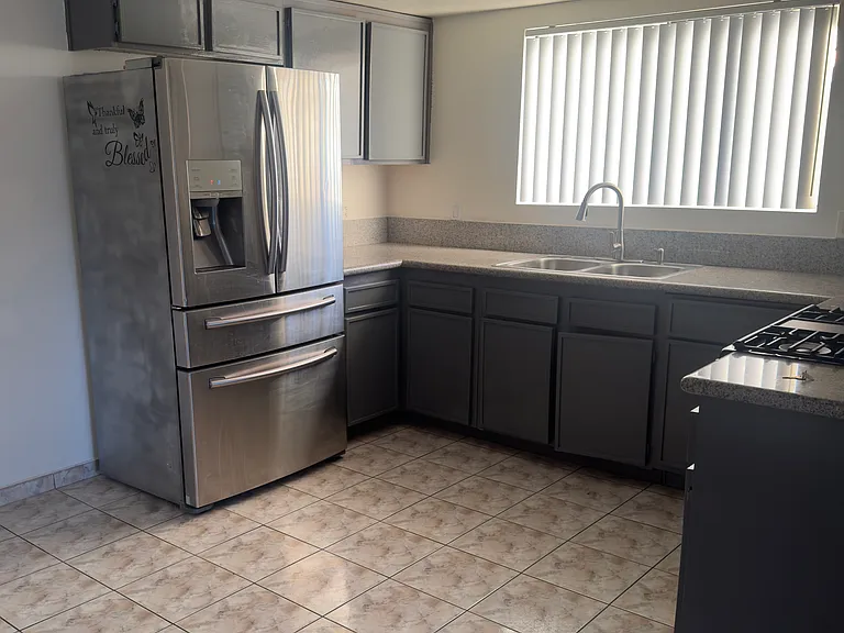 618 E Chestnut St #5 — Photo 6