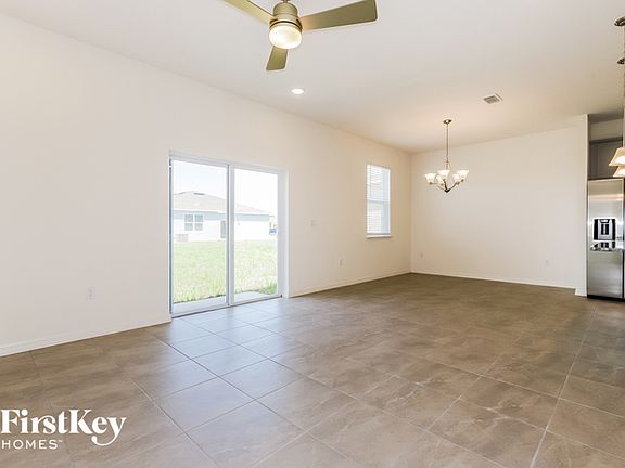 3rd image of 434 Reina Way