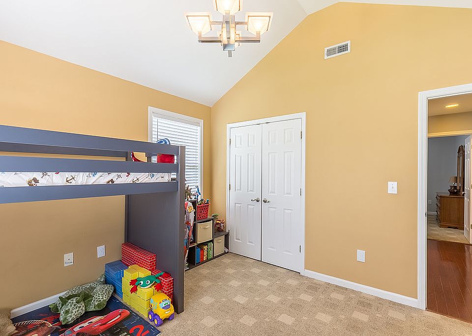 2nd image of 401 Hampton Farms Trl