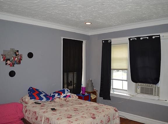 4th image of 1754 N Lotus Ave