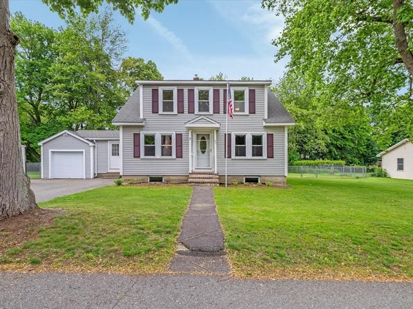 60 Chapel St, Shirley, MA 01464