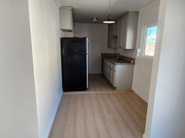 2213 W Court St #3 — Photo 3