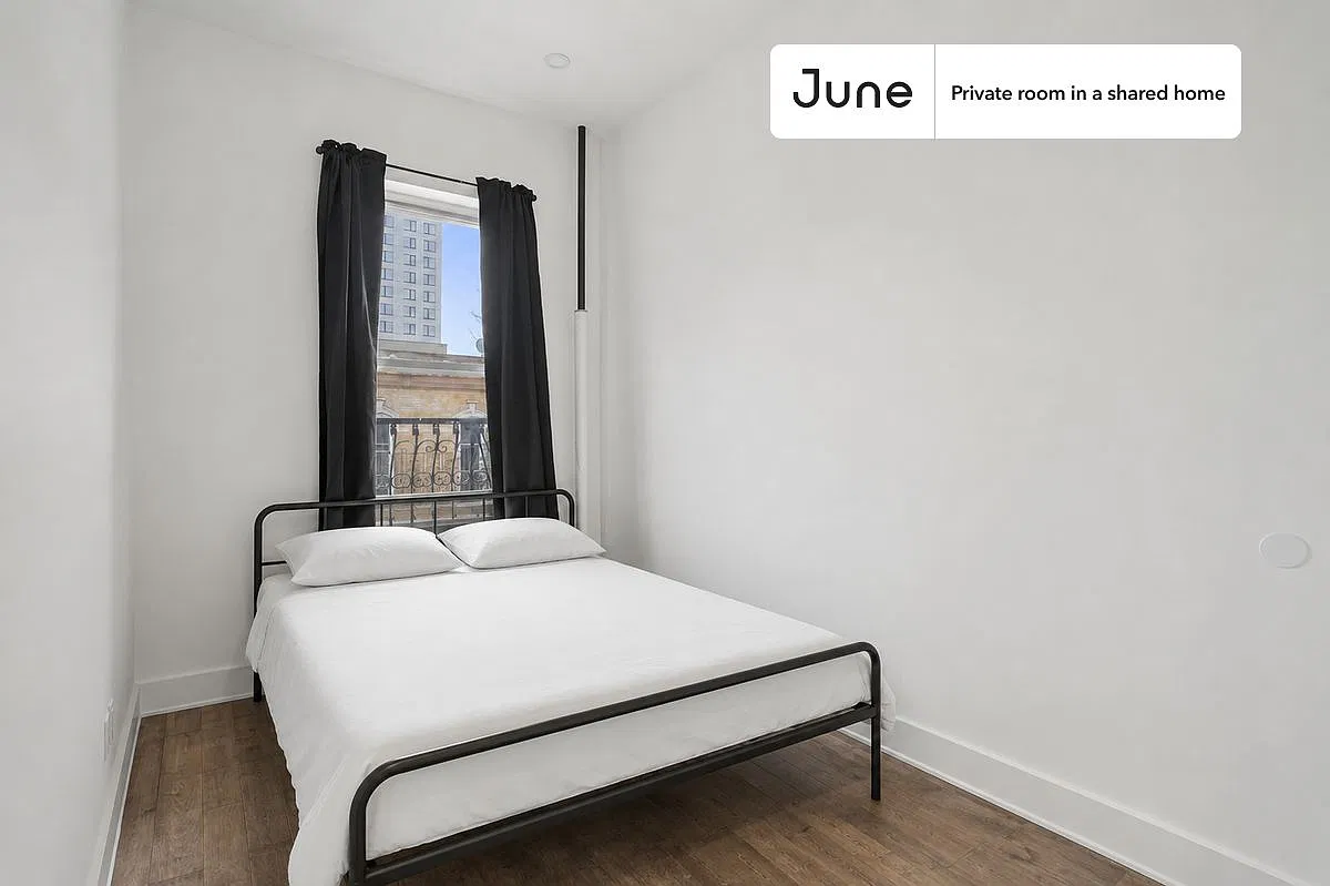 Full bedroom in 4 bed/1 bath home in Prospect Lefferts Gardens #379 C — Photo 1