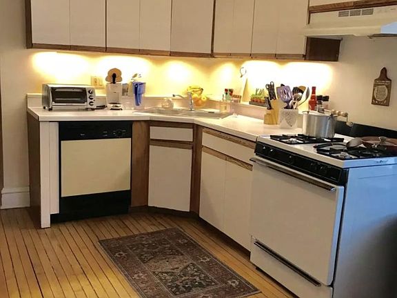 5th image of 2442 N Ashland Ave APT 1F