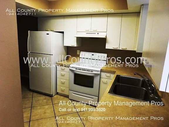 3rd image of 920 Royal Palm Dr