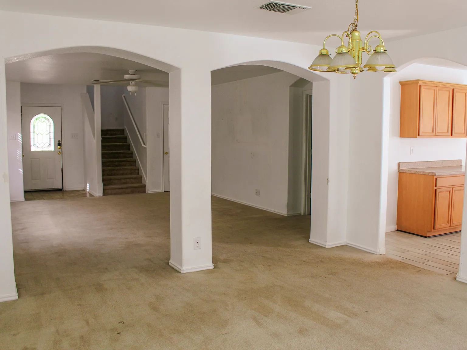3 bed, 2496 sqft, $1,800 — Photo 4