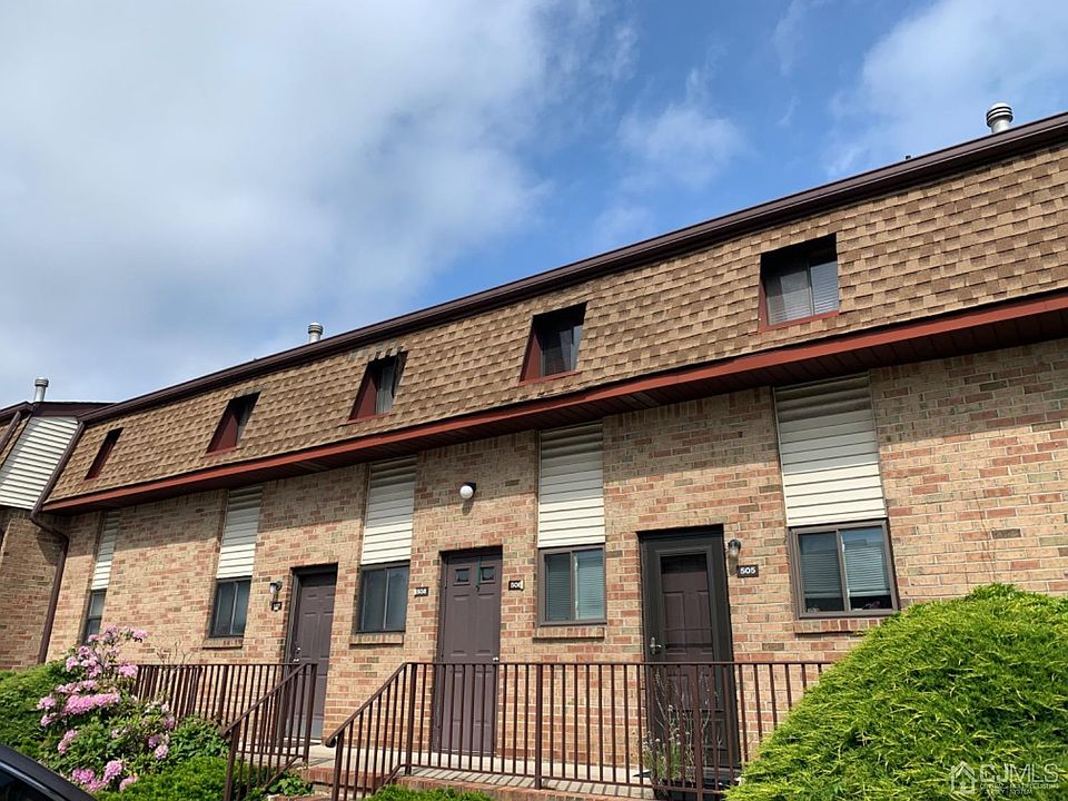 1st image of 506 N Oaks Blvd