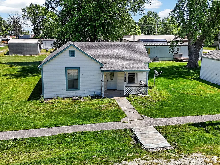 216 Rollins St — Photo 34
