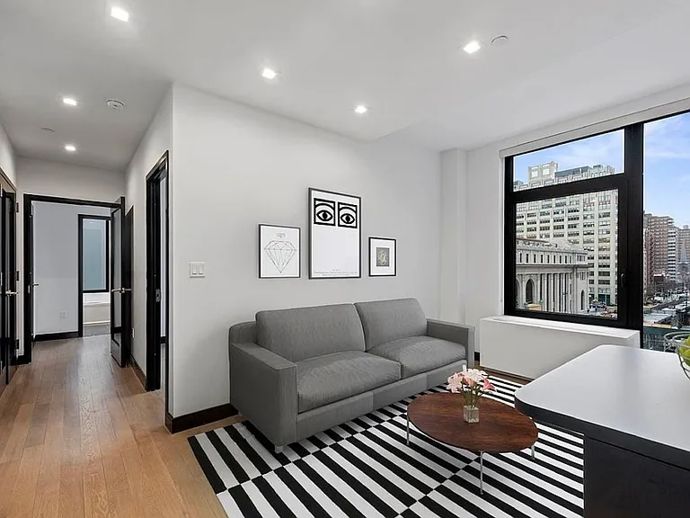 401 W 33rd St #4B — Photo 1