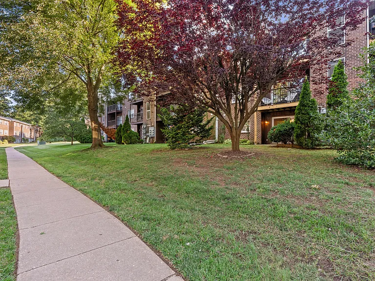 211 Crocker Dr #1-B — Photo 25