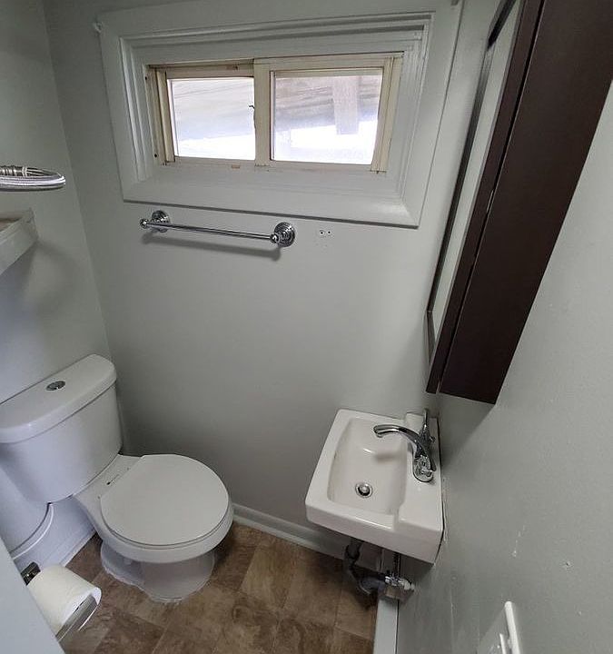 2nd image of 10669 Jonestown Rd Unit 6