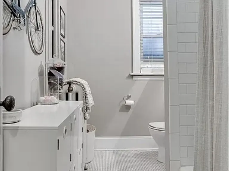 2300 Girard Ave S #204 — Photo 16