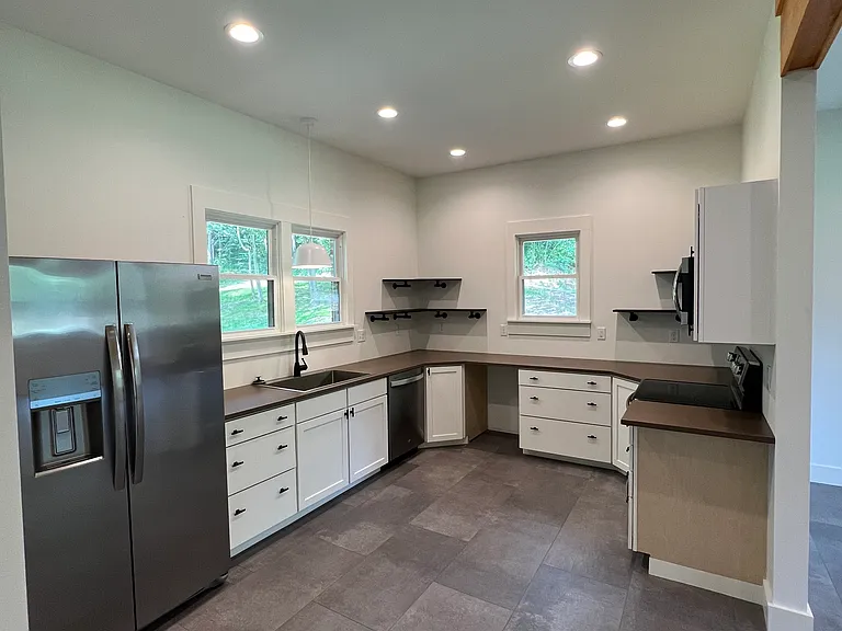 101 Eastwood Ave — Photo 18