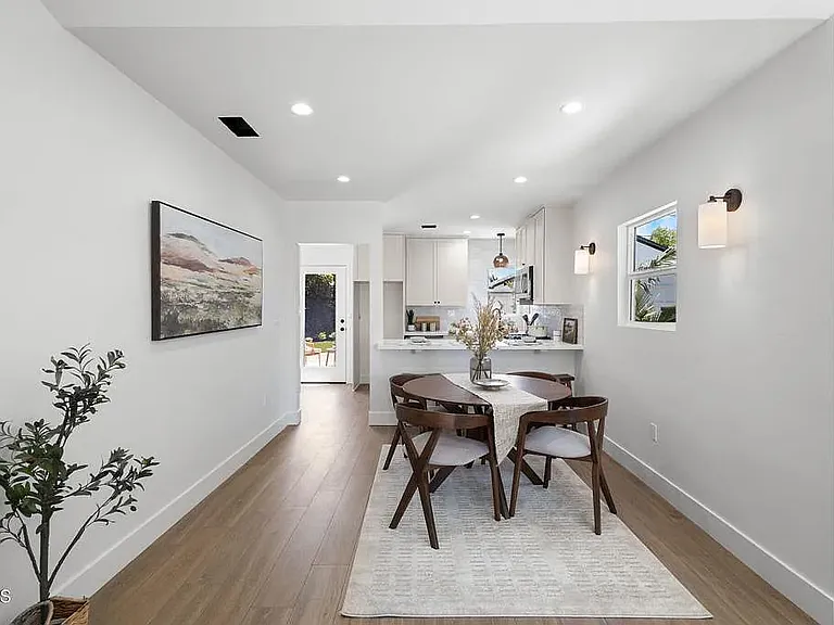 340 Jones St — Photo 10