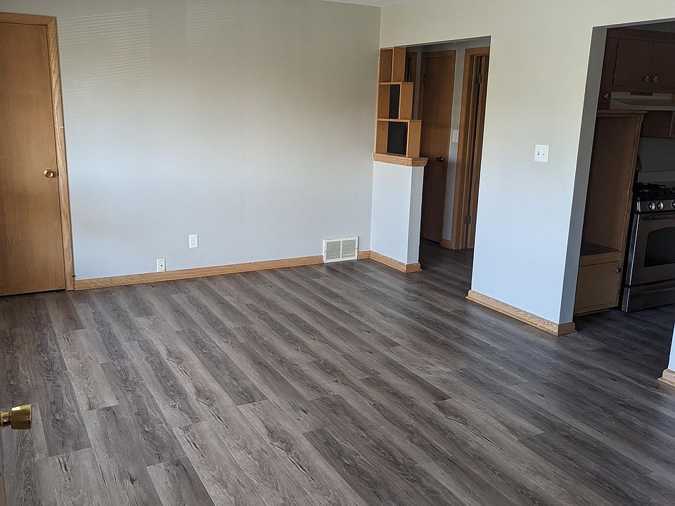 Living Room - Entrance