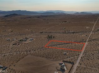 766 Quail Bush Rd, Landers, CA 92285