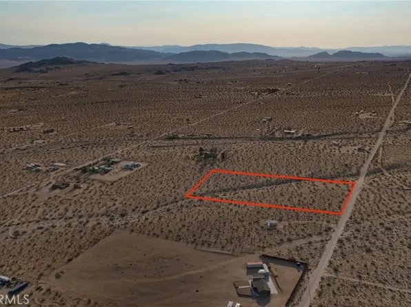 766 Quail Bush Rd, Landers, CA 92285