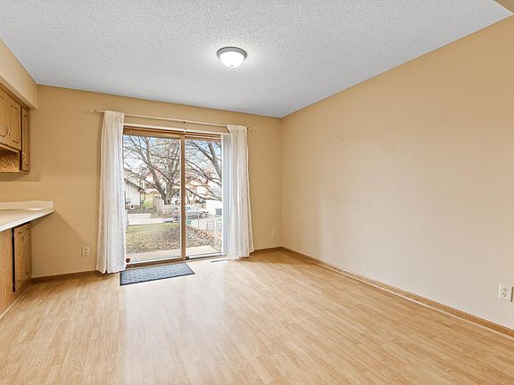5th image of 2220 Ulysses St NE