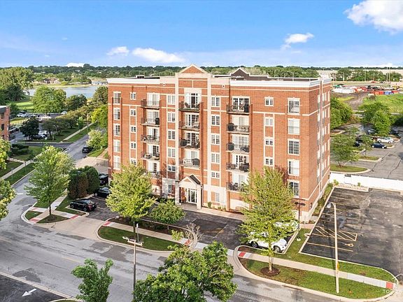 2nd image of 405 Creekside Dr #604