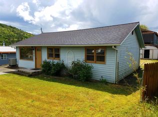 1014 Oak St W, The Dalles, OR 97058