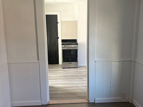 4th image of 34 Walnut St #3
