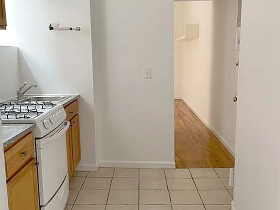 4th image of 222 W 20th St APT 13