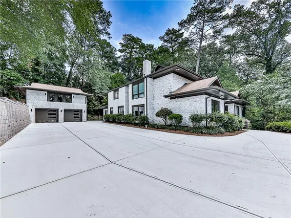 1075 Peachtree Battle Ave NW, Atlanta, GA 30327