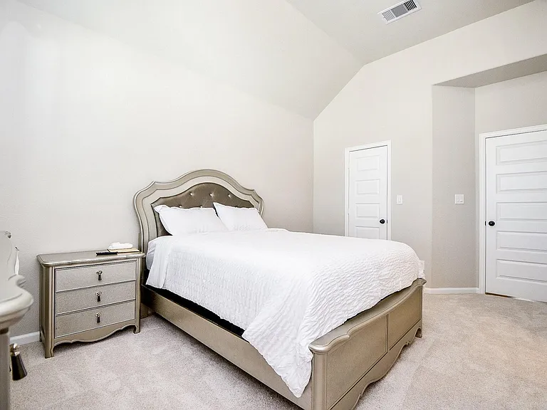 2033 Millbridge Spg S — Photo 7