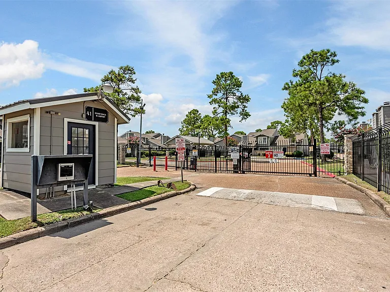 6345 Cattails Ln — Photo 36