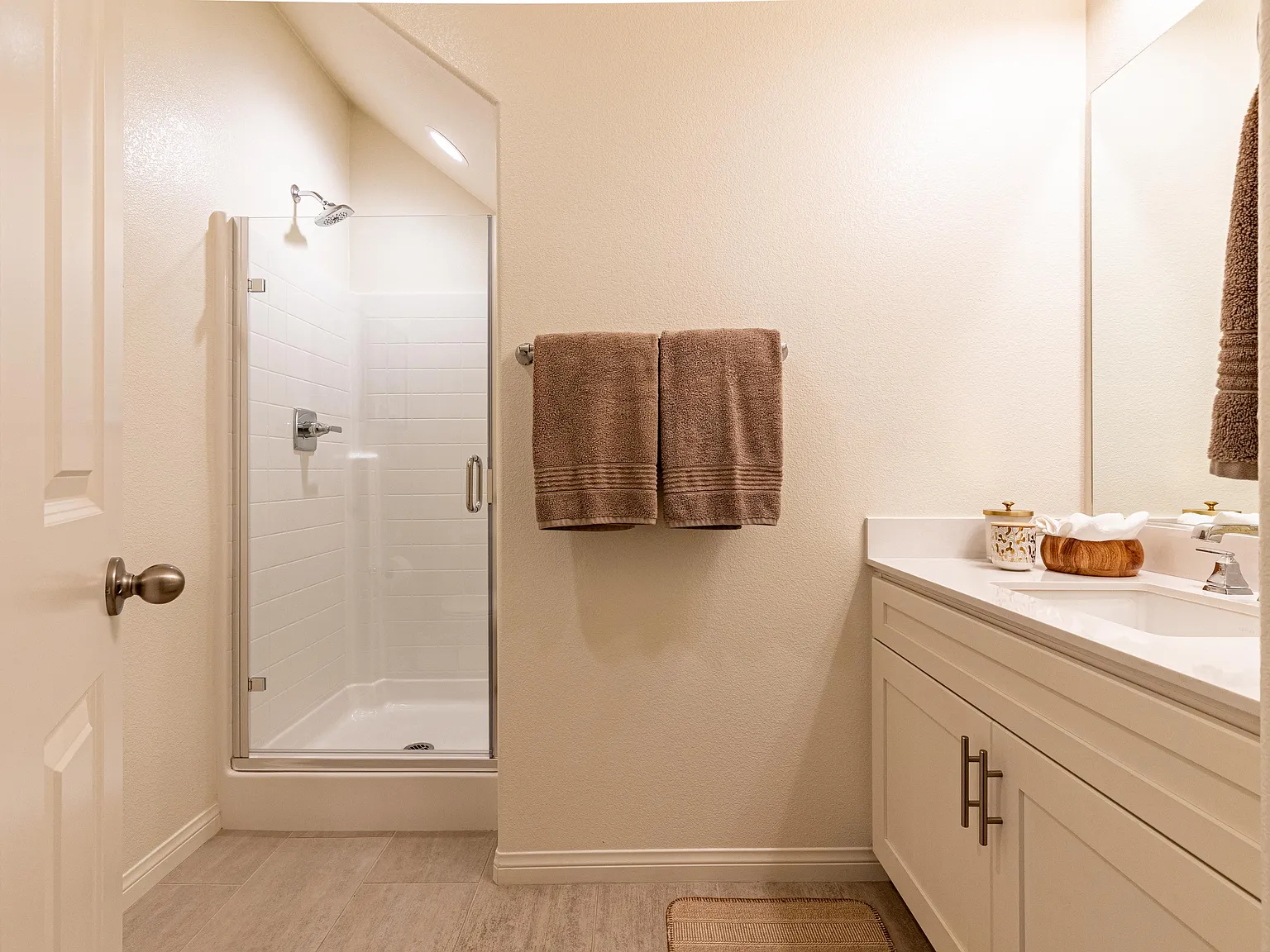 3 bed, 1818 sqft, $4,400 — Photo 2