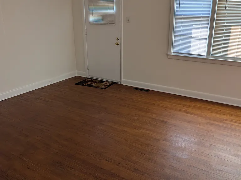 2109 N Berkeley Blvd — Photo 6