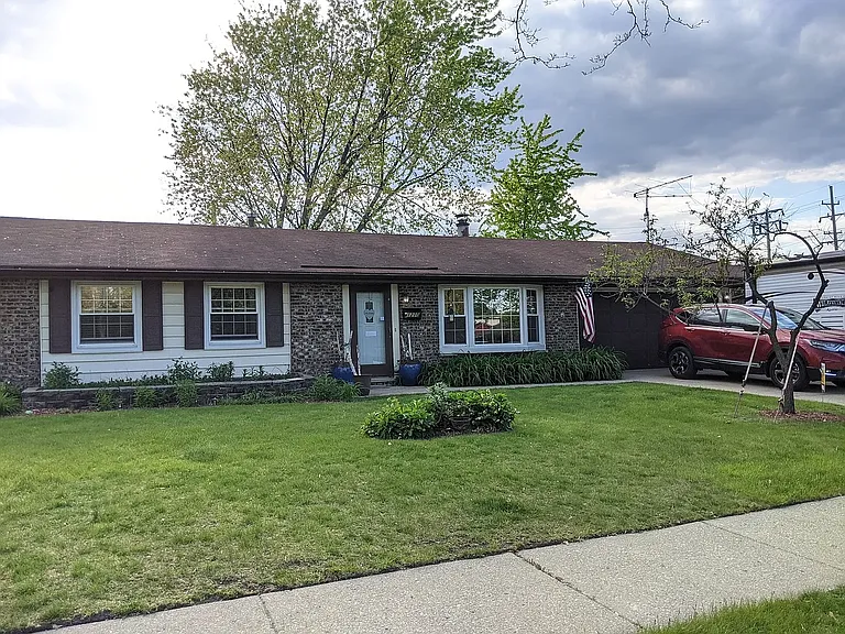 1210 Fairlane Dr — Photo 11