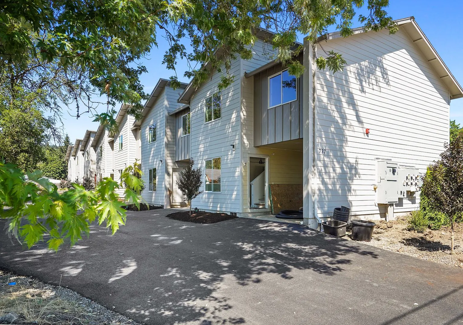 New 3 Bedroom, 2.5 Bath Townhouse in Sheridan- Pet Friendly! — Photo 1