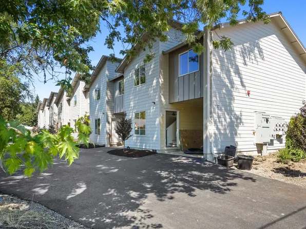 New 3 Bedroom, 2.5 Bath Townhouse in Sheridan- Pet Friendly!, 737 NE Sherman St #103, Sheridan, OR 97378