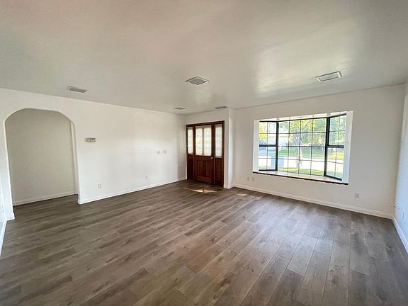 3rd image of 6109 E Pageantry St