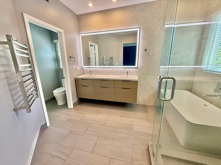 4238 Diavila Ave — Photo 44