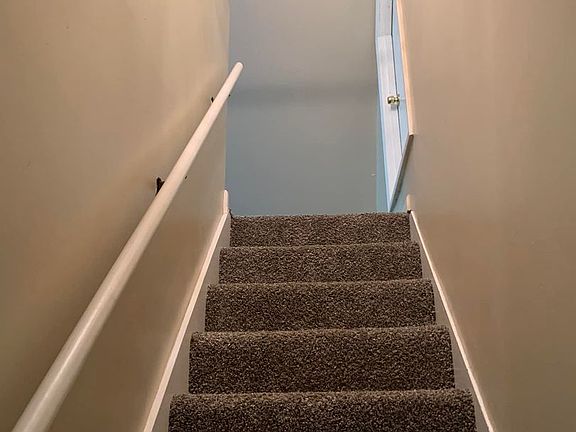 4th image of 210 E Maryland St