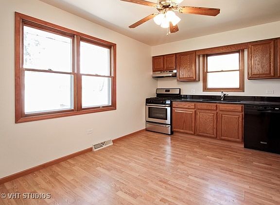 4th image of 38090 N Russell Ave
