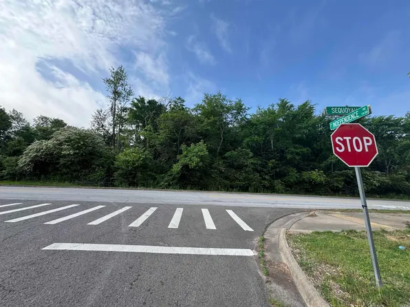 Sequoyah Way, Russellville, AR 72801