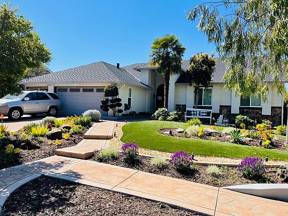 3rd image of 46413 Chaparral Dr