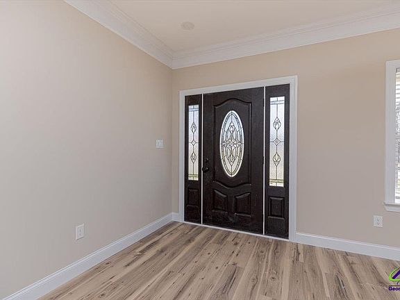 4th image of 134 Easy St