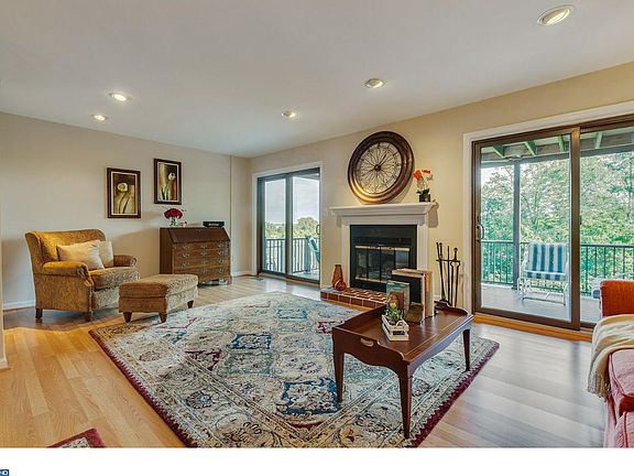 3rd image of 1516 Seton Villa Ln