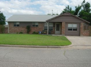 201 S Bristow Ave, Moore, OK 73160