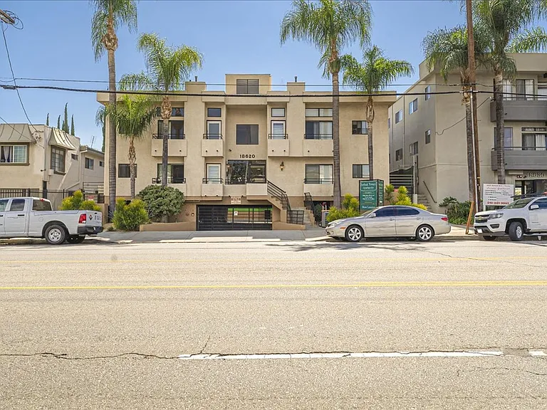 18620 Burbank Blvd #104 — Photo 13